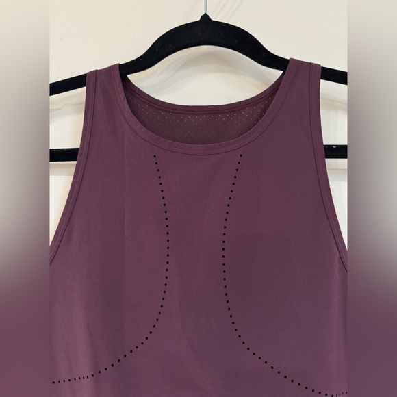 NWOT Lululemon find your pace tank in maroon size 8 - Picture 9 of 12